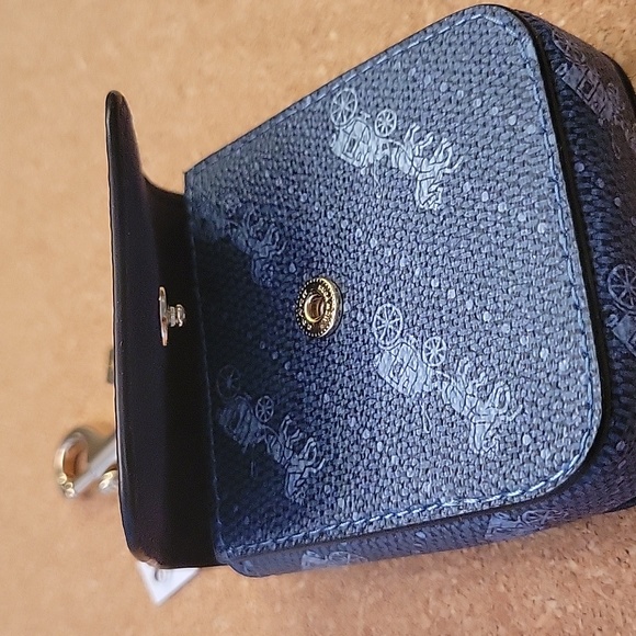 NWT Coach Horse 🐎 and Buggy Blue snapped pouch with keychain and hook - Picture 5 of 8